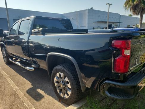Used 2021 Chevrolet Silverado 2500 LT w/ Z71 Chrome Sport Edition AWD/4WD image 4