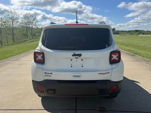 Used 2019 Jeep Renegade Trailhawk w/ Cold Weather Group II AWD/4WD image 4