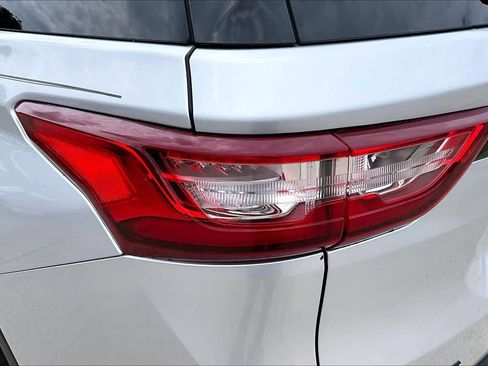 Used 2019 Chevrolet Traverse LS w/ LPO, Blackout Package FWD image 28