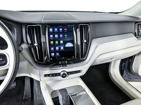 Used 2023 Volvo XC60 B5 Plus w/ Climate Package FWD image 15