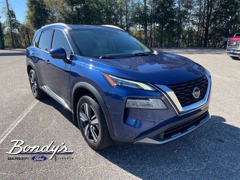 Used 2023 Nissan Rogue SL w/ SL Premium Package image 2