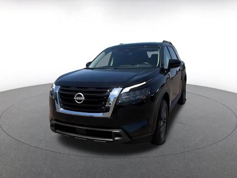Used 2025 Nissan Pathfinder SV FWD image 7