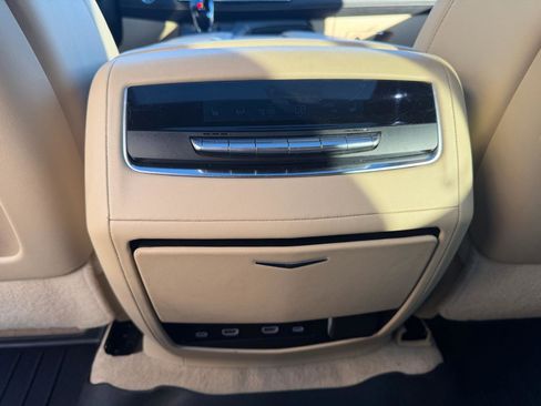 Used 2024 Cadillac Escalade ESV Premium Luxury w/ Performance Package image 23