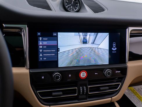 New 2026 Porsche Macan image 24