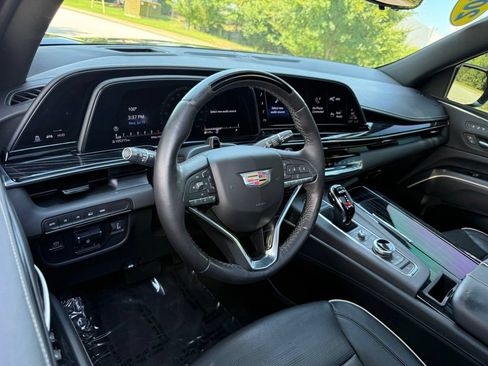 Used 2023 Cadillac Escalade Sport AWD/4WD image 4