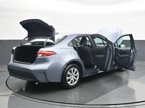 Used 2023 Toyota Corolla LE image 27