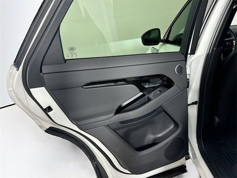Used 2025 Land Rover Range Rover Evoque Dynamic SE image 24