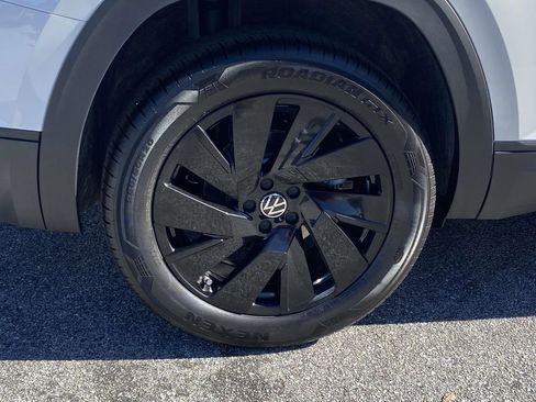New 2026 Volkswagen Atlas SE FWD image 7
