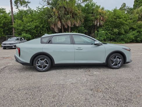 New 2026 Kia K4 FWD image 9