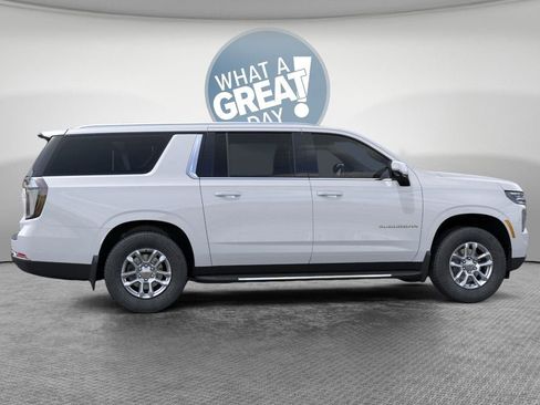 New 2026 Chevrolet Suburban LT w/ Comfort Package AWD/4WD image 5