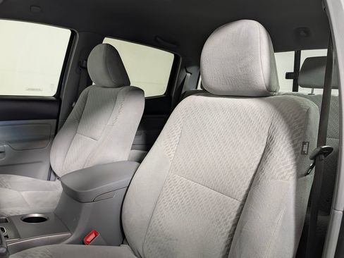 Used 2011 Toyota Tacoma PreRunner w/ SR5 Pkg #2 RWD image 19