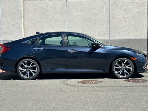 Used 2021 Honda Civic Touring image 3
