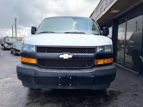 Used 2020 Chevrolet Express 2500 RWD image 5