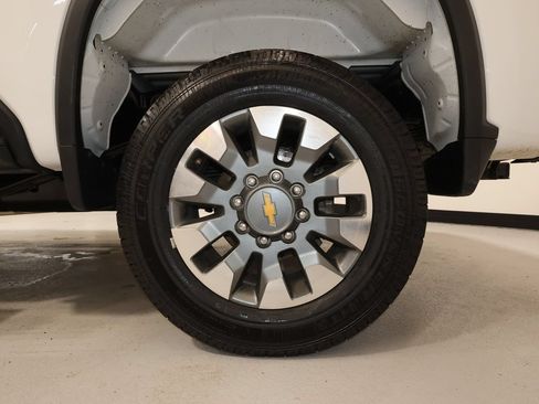 Used 2024 Chevrolet Silverado 2500 Custom w/ Custom Convenience Package AWD/4WD image 32
