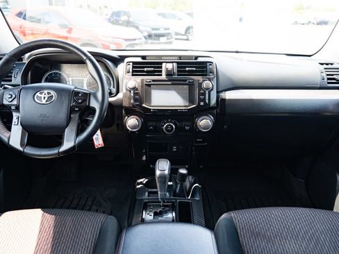 Used 2018 Toyota 4Runner TRD Off-Road AWD/4WD image 10