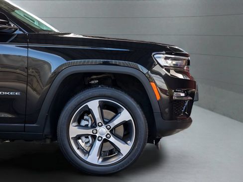 Used 2023 Jeep Grand Cherokee 4WD 4xe image 10