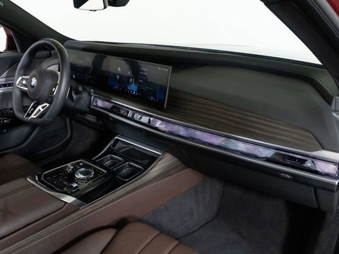 Used 2025 BMW 760i xDrive w/ Executive Package AWD/4WD image 36