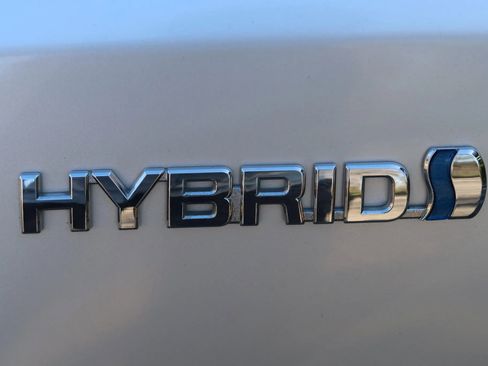 Used 2012 Toyota Prius V Two image 24