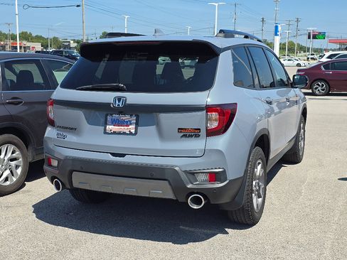 Used 2023 Honda Passport TrailSport image 2