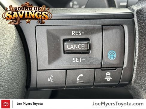 Used 2024 Nissan Rogue SV image 23