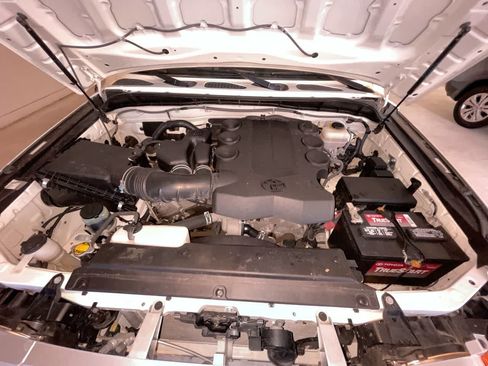 Used 2010 Toyota FJ Cruiser 4WD image 24