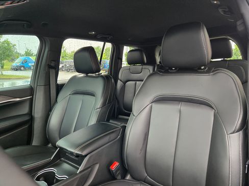 Used 2025 Jeep Grand Cherokee Limited AWD/4WD image 24