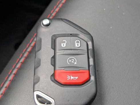 Used 2026 Jeep Wrangler Unlimited Rubicon AWD/4WD image 33