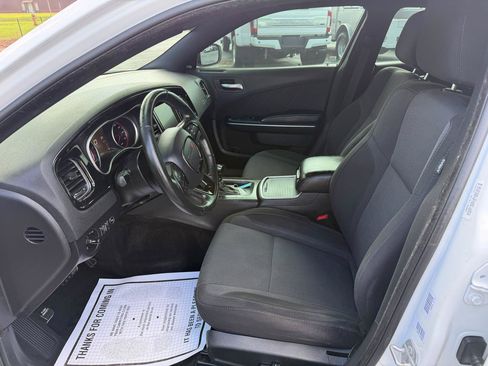 Used 2015 Dodge Charger SXT RWD image 9