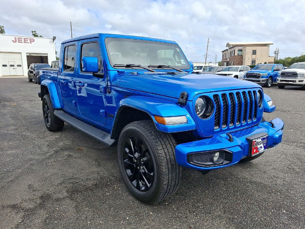 Used 2023 Jeep Gladiator Overland AWD/4WD image 3