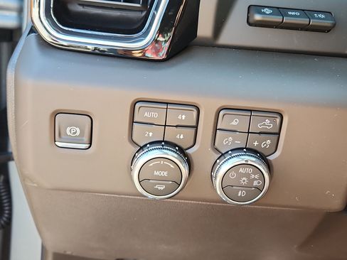 New 2026 GMC Sierra 1500 Denali w/ Denali Reserve Package image 17