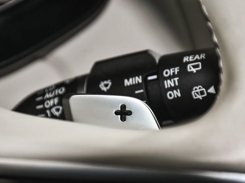 Used 2023 Land Rover Range Rover SE image 45