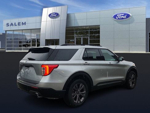 Certified 2023 Ford Explorer XLT w/ Equipment Group 202A image 4