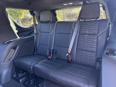 Used 2023 Cadillac Escalade Premium Luxury Platinum image 46