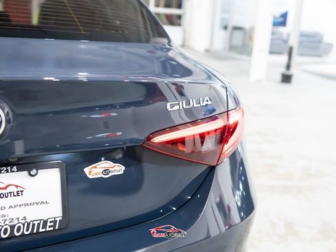 Used 2019 Alfa Romeo Giulia Ti w/ Quick Order Package 22Z Lusso RWD image 30