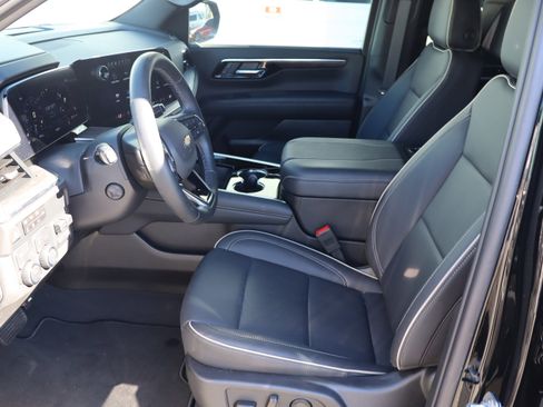 Used 2025 Chevrolet Tahoe Premier image 19