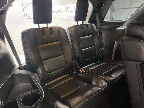 Used 2017 Ford Explorer Limited w/ Equipment Group 301A AWD/4WD image 7