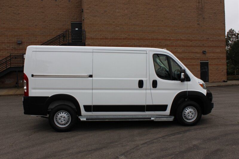 Used 2025 RAM ProMaster 2500 w/ U-Haul Equipment Group FWD image 5