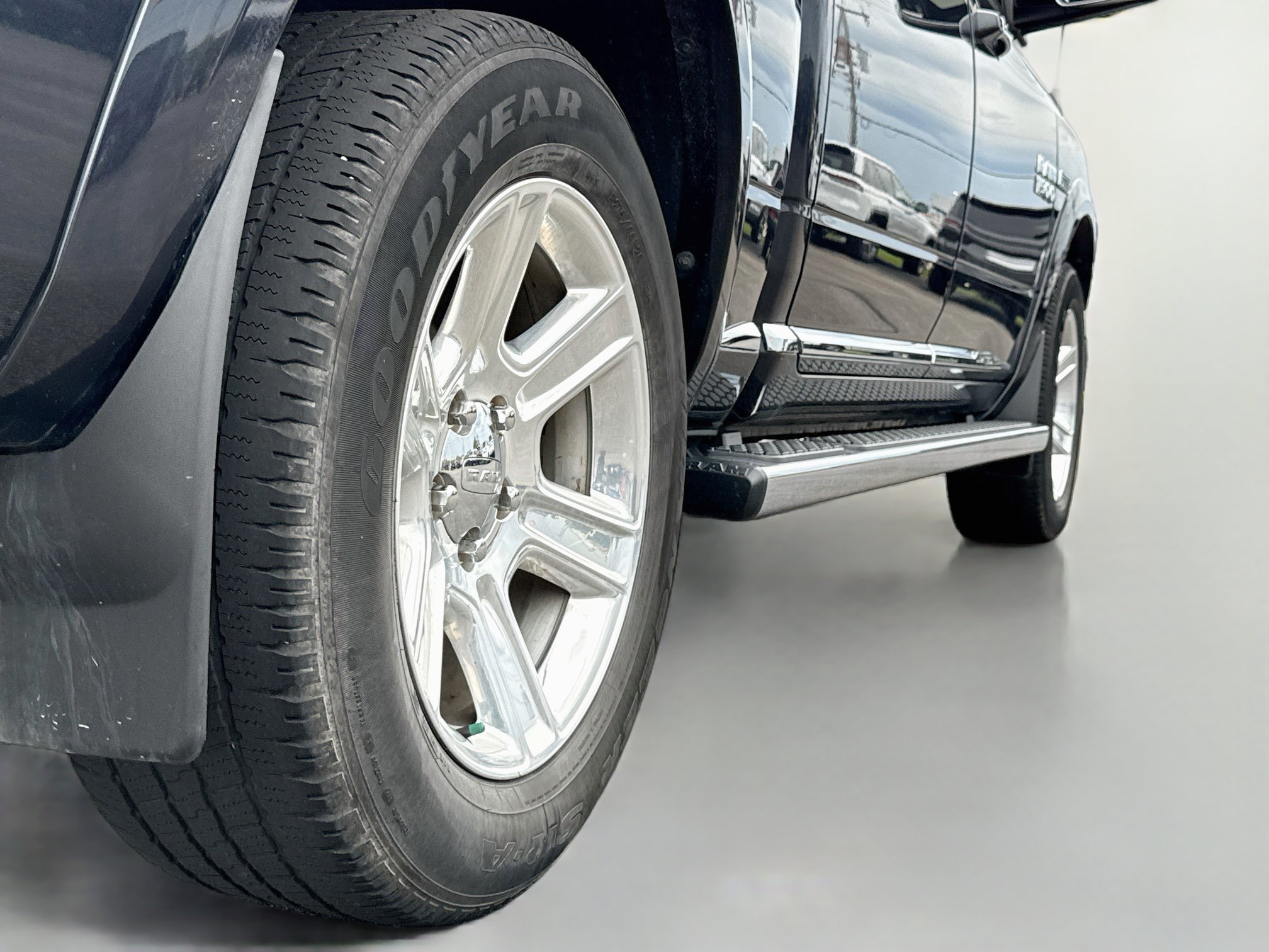 Used 2016 RAM 1500 Limited AWD/4WD image 9