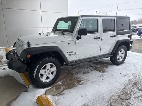 Used 2018 Jeep Wrangler Unlimited Sport S image 9