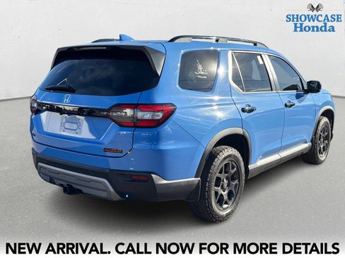 Used 2025 Honda Pilot TrailSport image 5