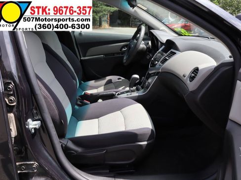 Used 2015 Chevrolet Cruze LS FWD image 21