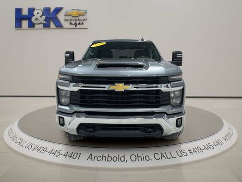 Used 2025 Chevrolet Silverado 2500 LT w/ Convenience Package AWD/4WD image 2