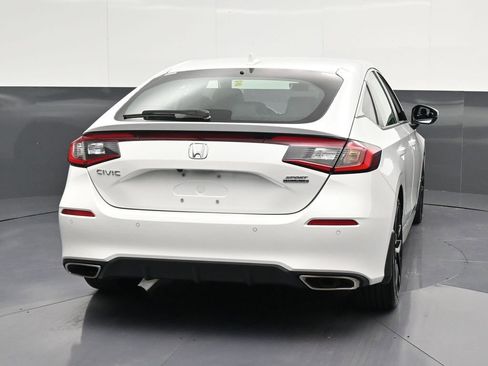 Used 2024 Honda Civic Sport Touring image 2