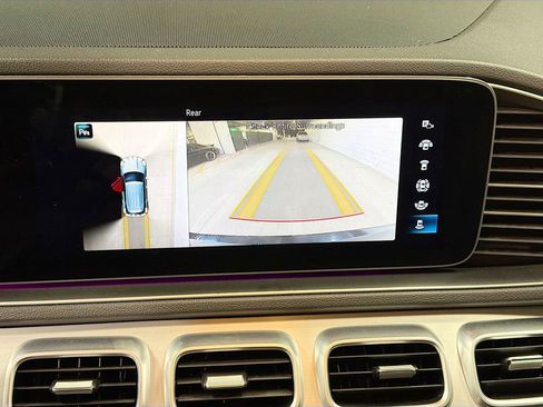 Used 2021 Mercedes-Benz GLE 350 4MATIC w/ Premium Package image 31