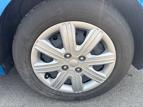Used 2023 Kia Rio S FWD image 4