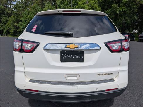 Used 2014 Chevrolet Traverse LT w/ LPO, 'HIT The Road' Package FWD image 4