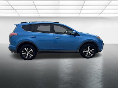 Used 2017 Toyota RAV4 XLE FWD image 4