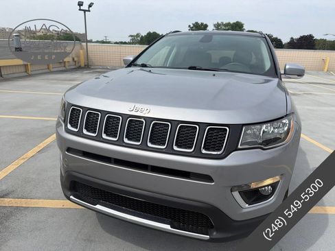 Used 2018 Jeep Compass Limited AWD/4WD image 4