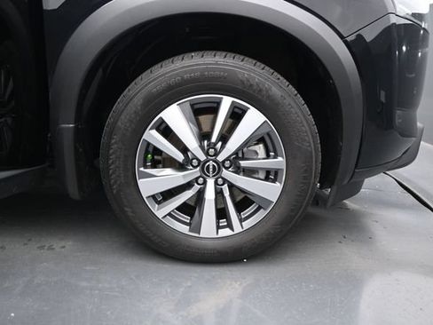 Used 2025 Nissan Pathfinder SL AWD/4WD image 19