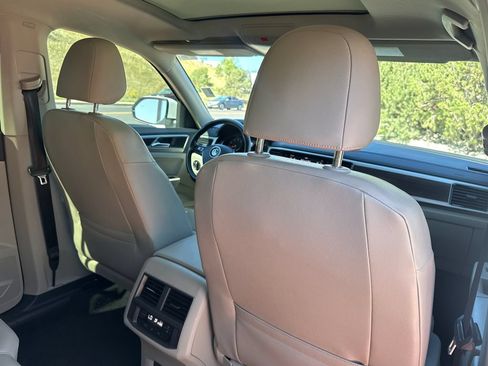 Used 2018 Volkswagen Atlas SEL AWD/4WD image 29